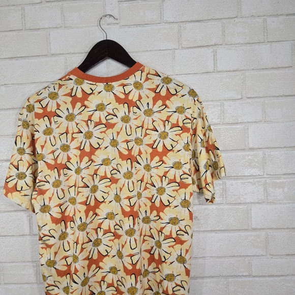Super Massive super cute floral tee - Picture 12 of 12